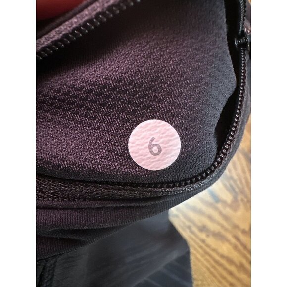 Lululemon Run Top Speed Crop Scratch Match Black Multi Leggings Wm Size 6 LL112 - Picture 7 of 7